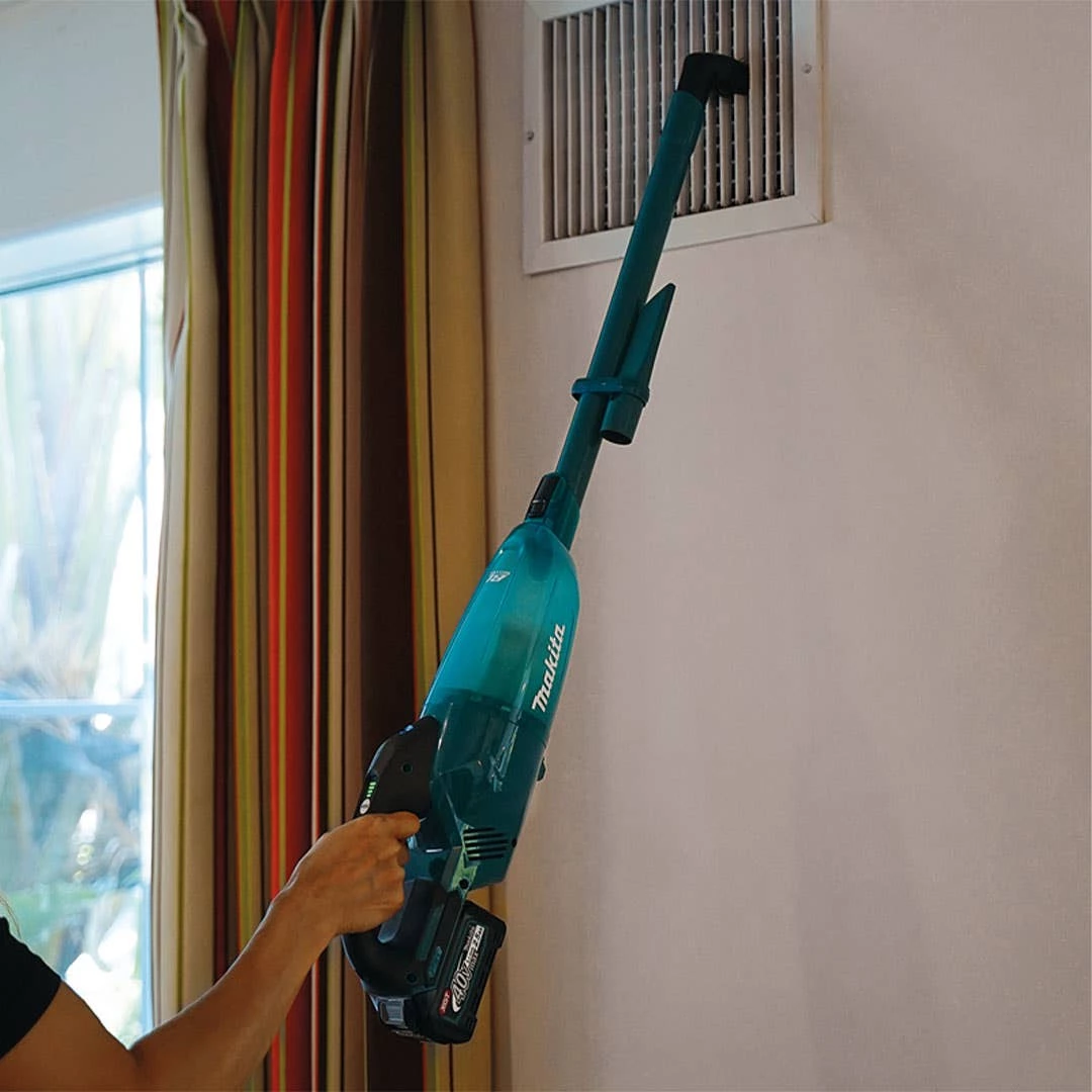 Makita 40V MAX XGT 4-Speed HEPA Filter Compact Vacuum (2.5Ah) Kit GLC01R1 7 Makita 40V MAX XGT 4-Speed HEPA Filter Compact Vacuum (2.5Ah) Kit GLC01R1 - Image 5