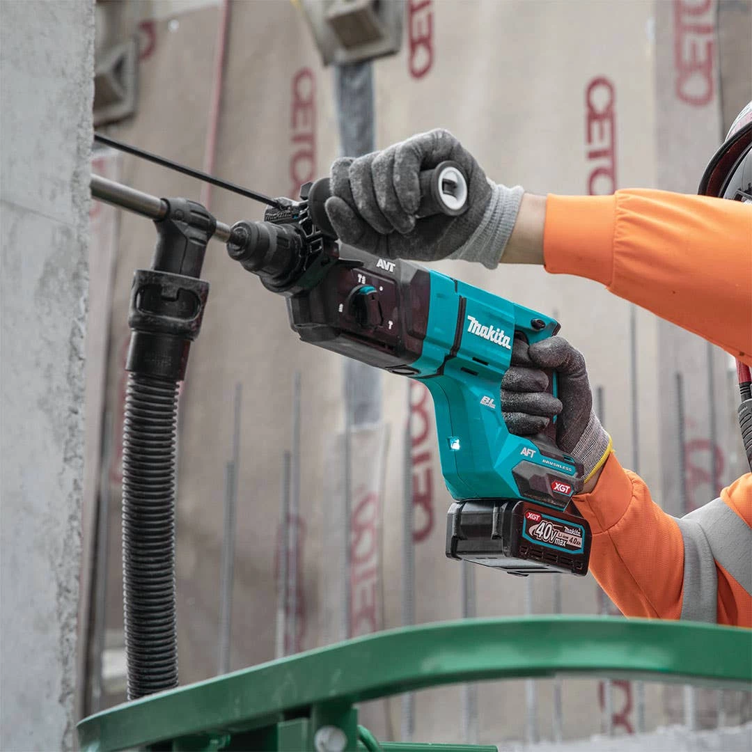 Makita 40V max XGT® Brushless Cordless 1-1/8" AVT® Rotary Hammer (D-Handle) Kit, accepts SDS-PLUS bits, AFT®, AWS® Capable (4.0 Ah) 6 Makita 40V max XGT® Brushless Cordless 1-1/8" AVT® Rotary Hammer (D-Handle) Kit, accepts SDS-PLUS bits, AFT®, AWS® Capable (4.0 Ah) - Image 4